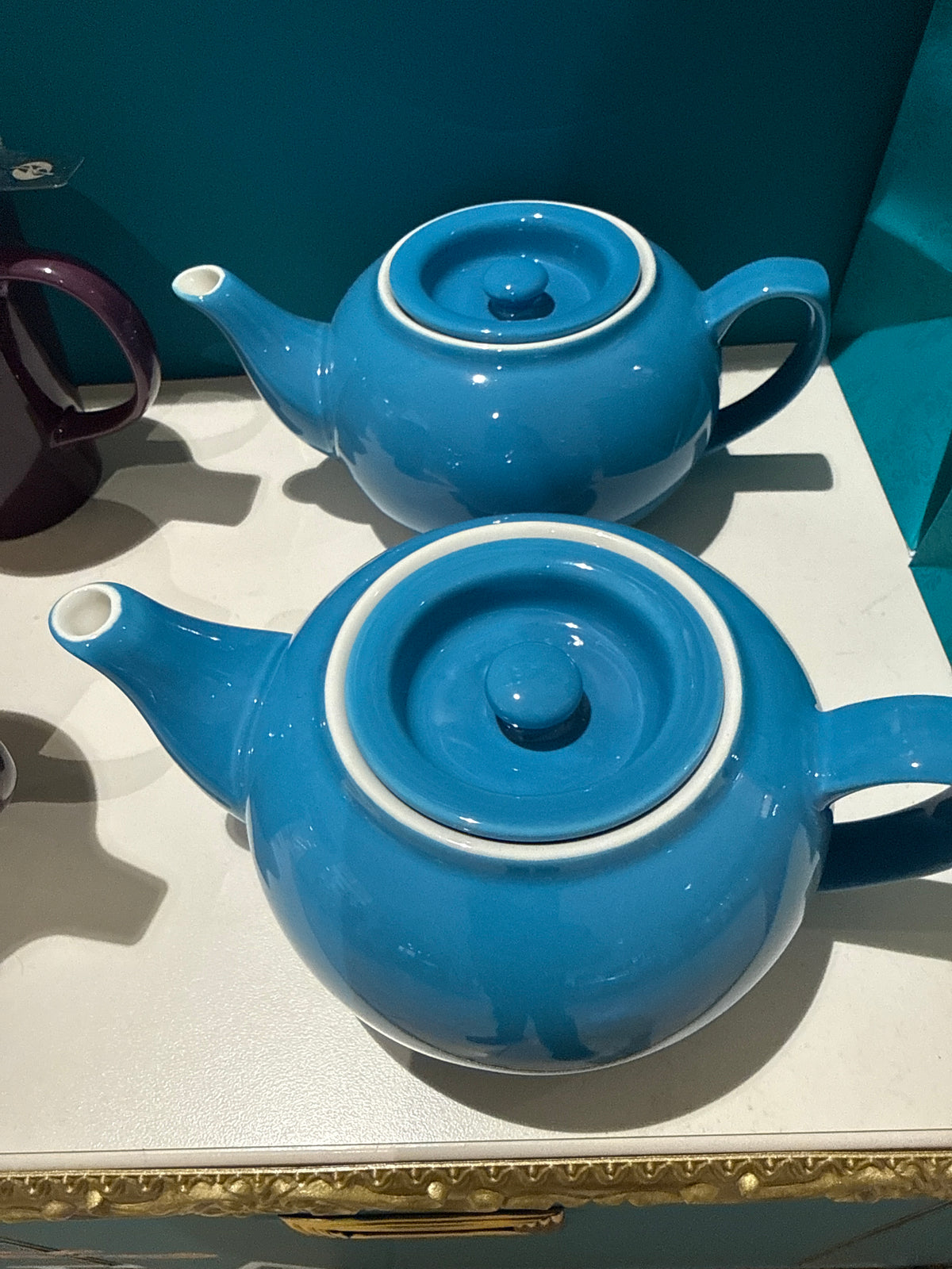 Tea pot with infused ceramic blue